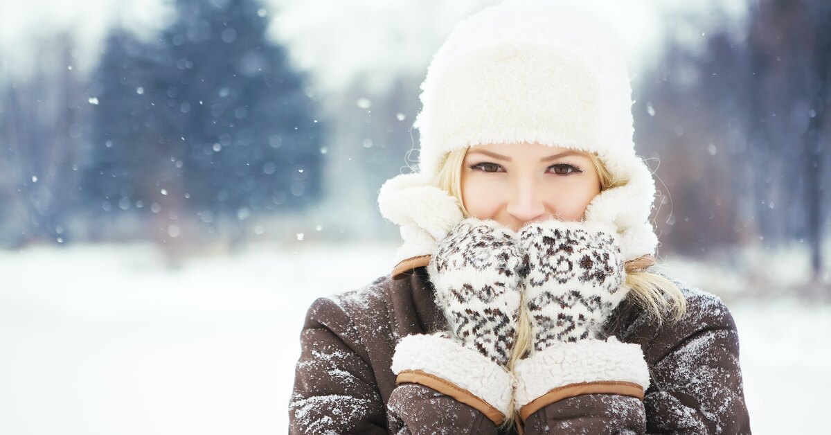 Правила зимней укладки: 4 лучших лайфхака для сохранения красивой прически под шапкой