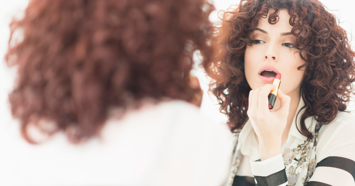Как правильно нанести макияж в домашних условиях?