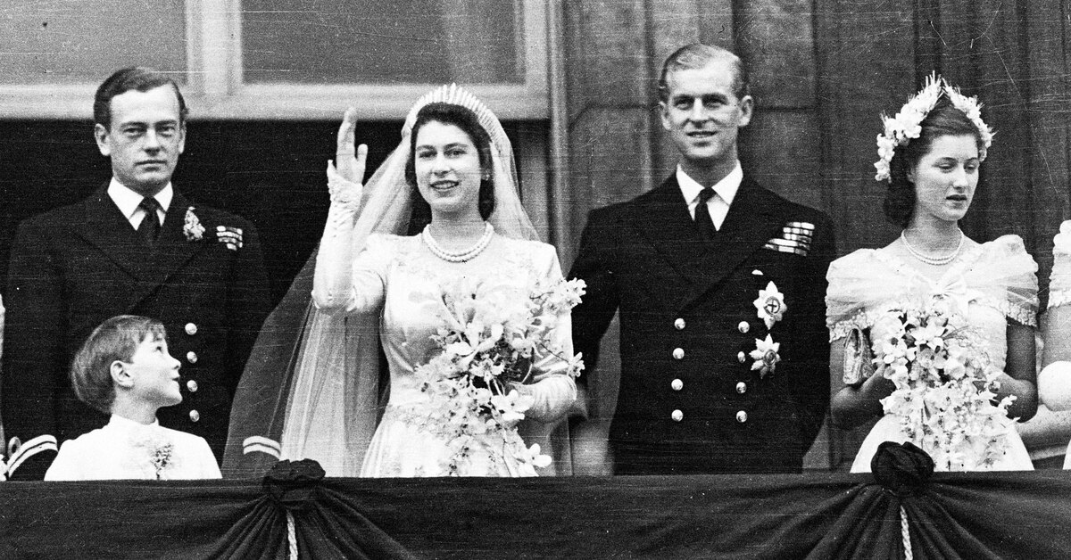 «Пир во время чумы» и платье, в котором невозможно ходить: какой была свадьба королевы Елизаветы II 