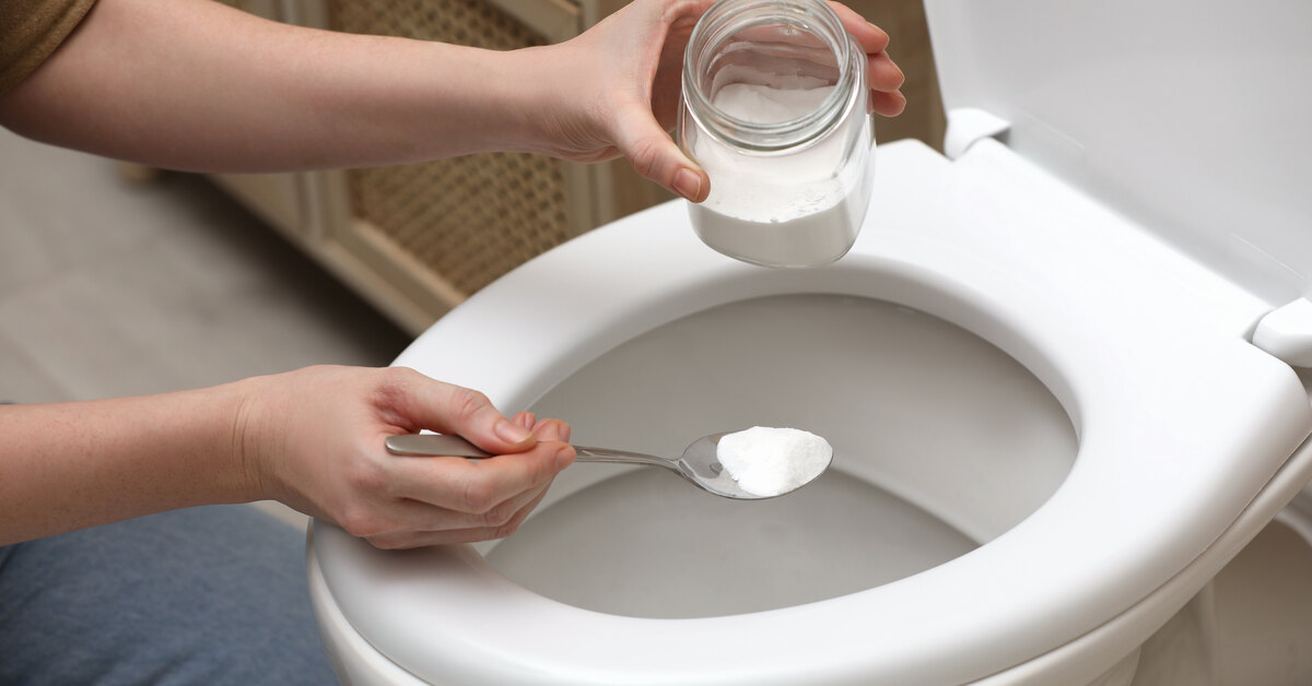 Как прочистить унитаз без вантуза: 5 простых способов