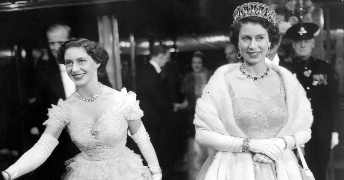 «Королева и ее злая сестра»: трогательный отрывок из новой книги про жизнь Елизаветы II и принцессы Маргарет