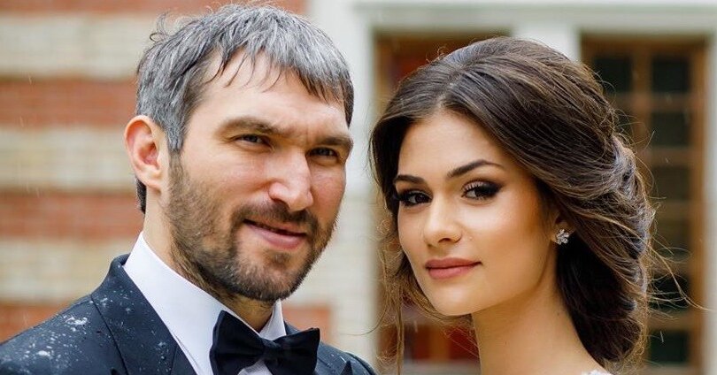 «Путин лично позвонил»: появились неожиданные подробности свадьбы Александра Овечкина с дочерью Веры Глаголевой