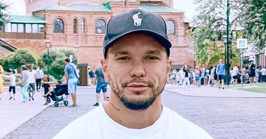 Бывший участник «Дома-2» Антон Гусев показал лицо после пластической операции