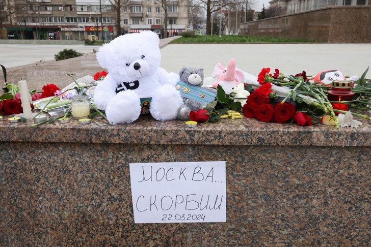 Очереди на пунктах сдачи крови, бесплатное такси и помощь от простых людей: Россия сплотилась вокруг трагедии в «Крокусе»