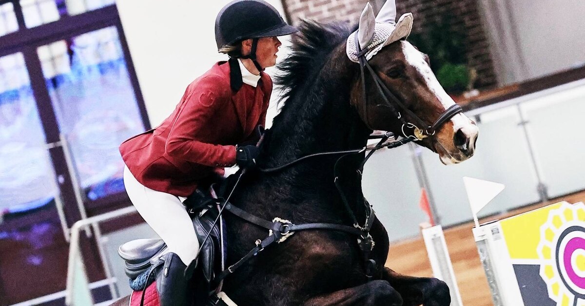 Российскую всадницу Ксению Костыгову дисквалифицировали на два года за избиение коня