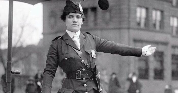 Историческое фото: первая женщина на службе в полиции