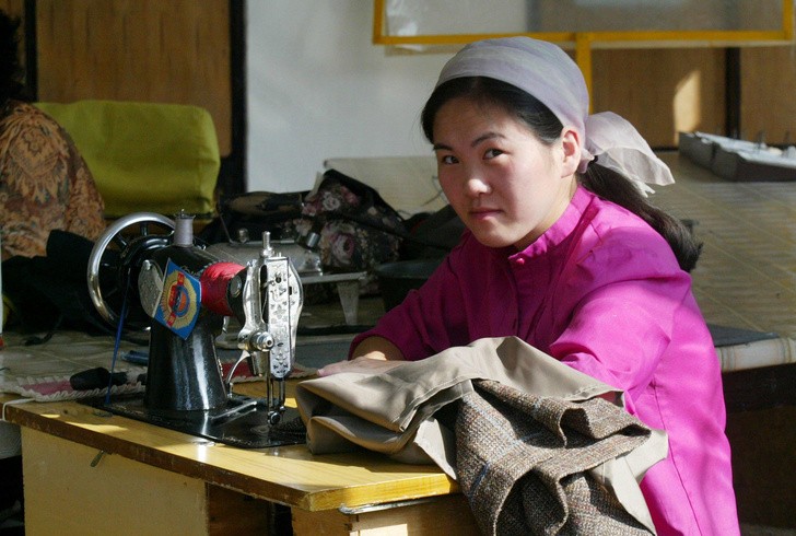 Почему в Северной Корее запрещены прокладки и чем женщины пользуются в критические дни