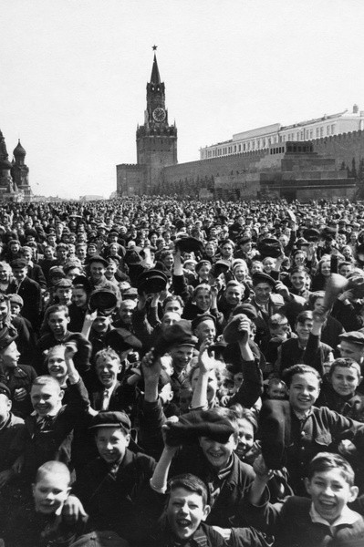 Этот День Победы: как советский народ жил, любил и ждал все 1418 дней войны